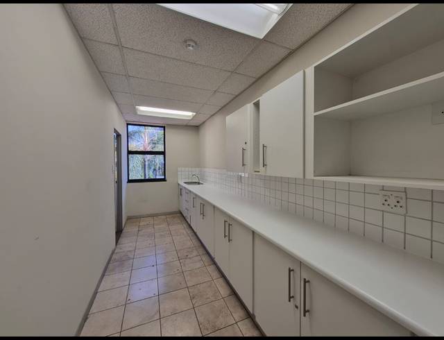 100M² OFFICE TO LET IN ROSEBANK